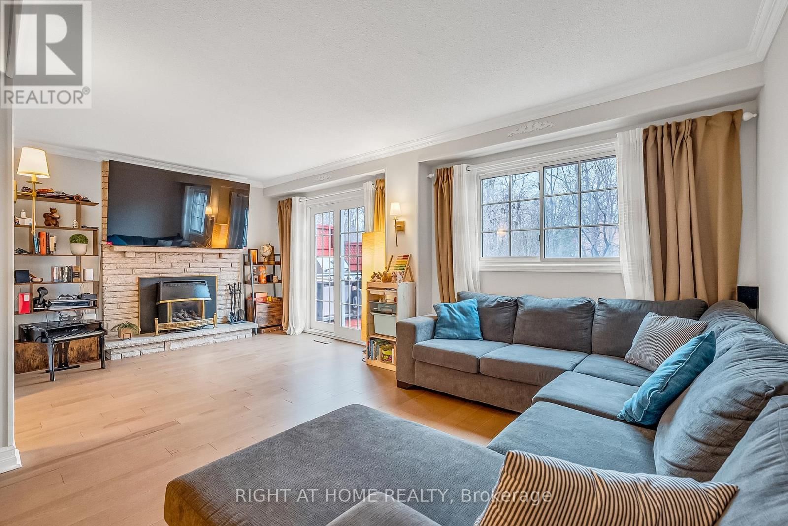 Upper - 1205 SHAGBARK CRESCENT Image 8