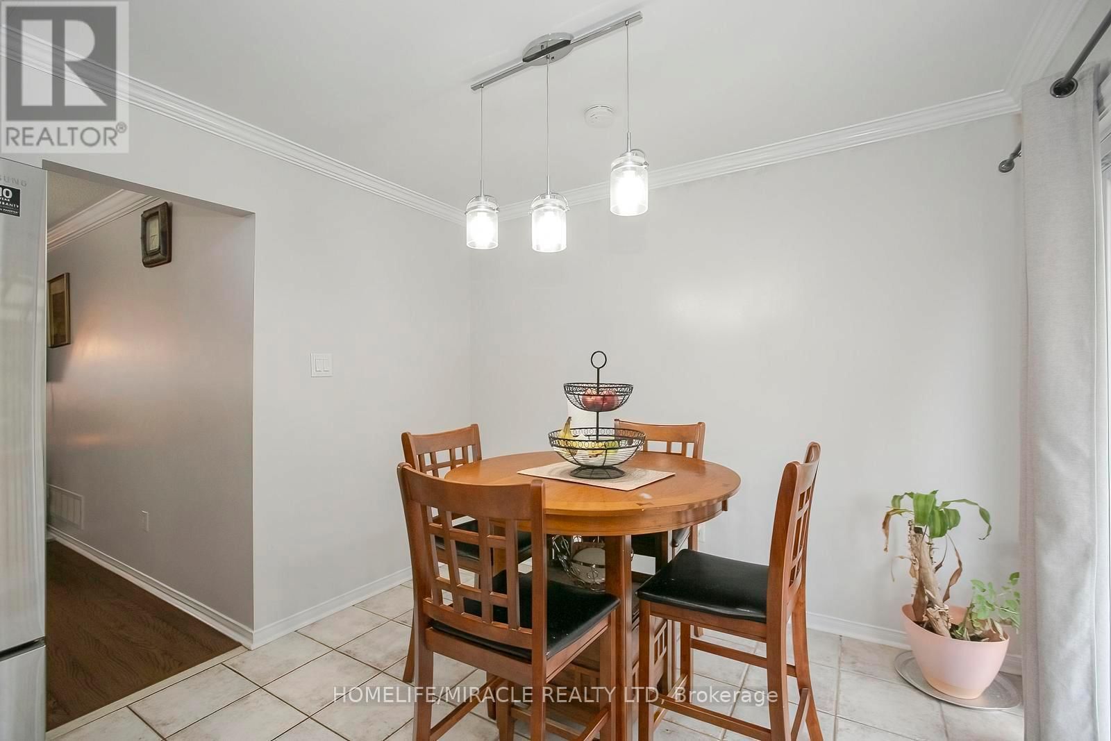 45 VINTAGE GATE Image 9