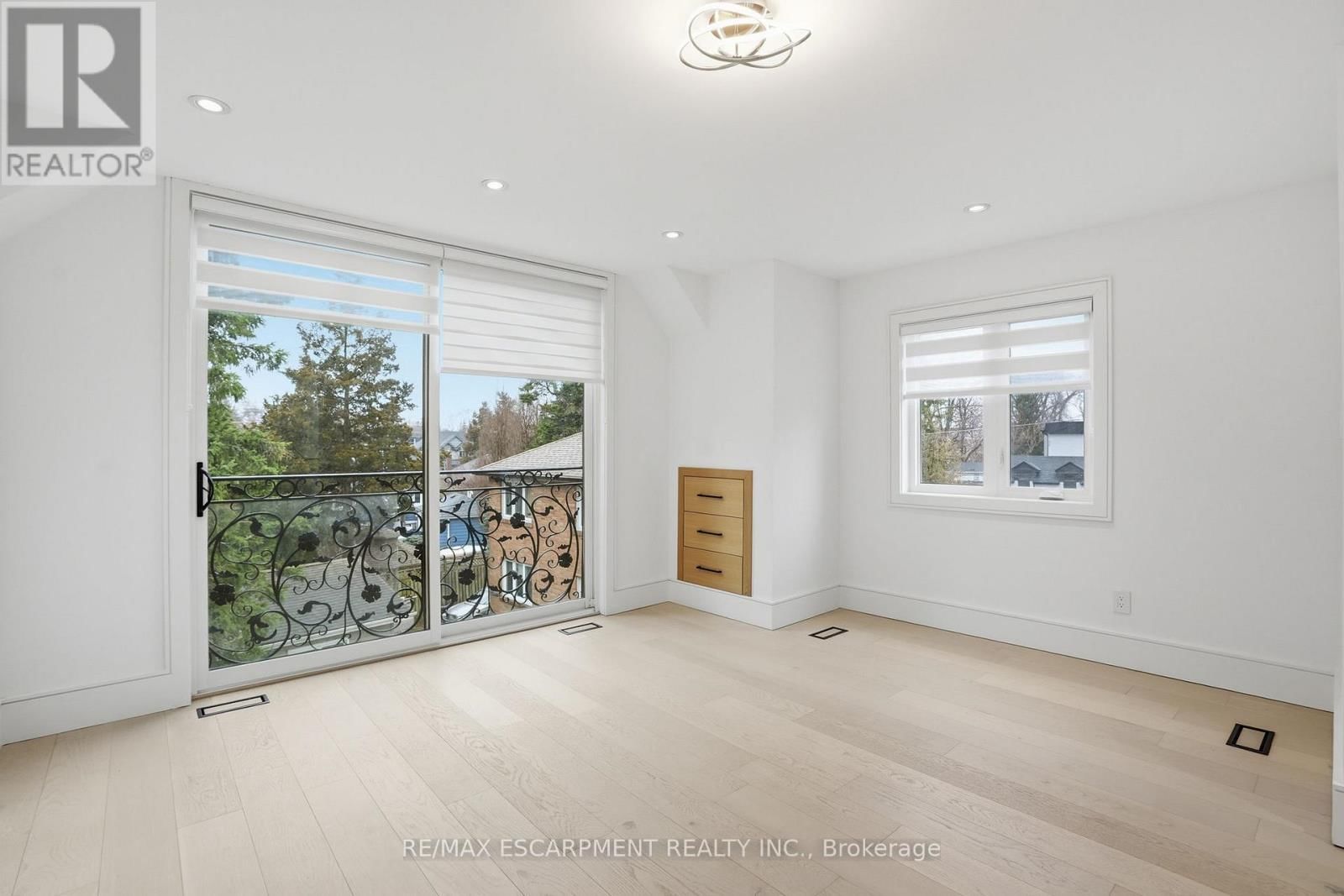 10A BENSON AVENUE Image 18