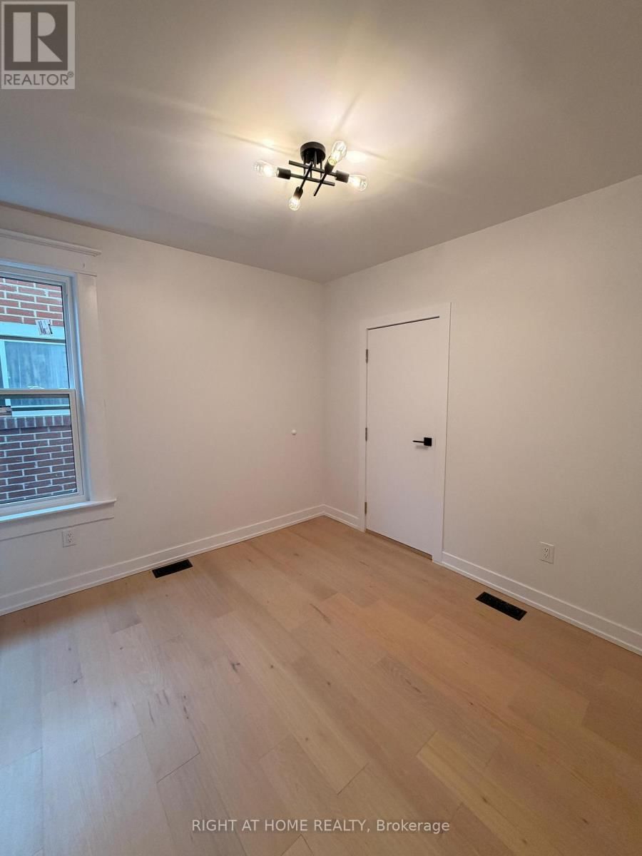 1 - 751 DUPONT STREET Image 9