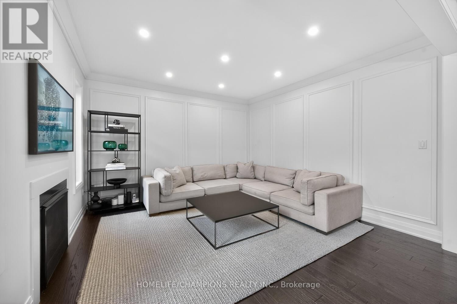 36 TRURO CIRCLE Image 17