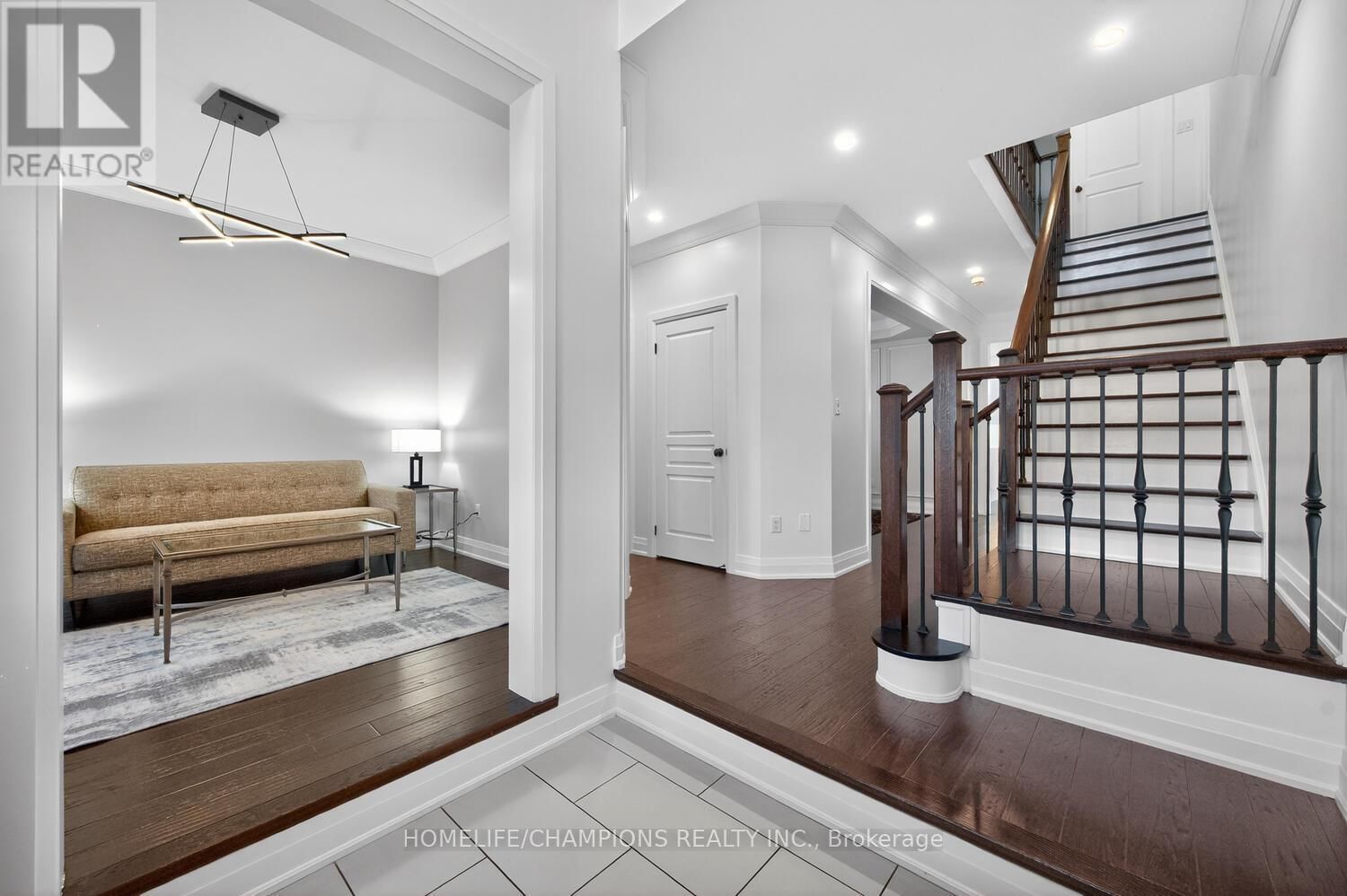 36 TRURO CIRCLE Image 7