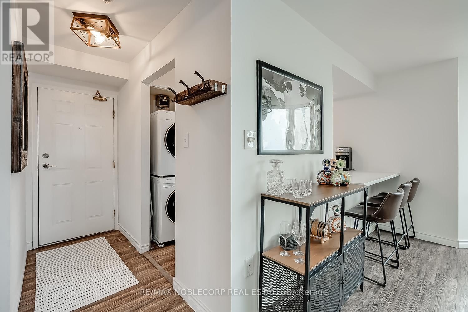 1002 - 1270 MAPLE CROSSING BOULEVARD Image 4