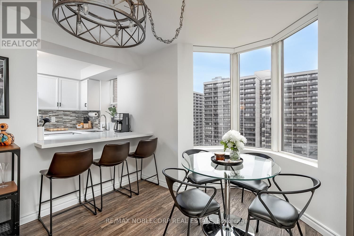 1002 - 1270 MAPLE CROSSING BOULEVARD Image 5