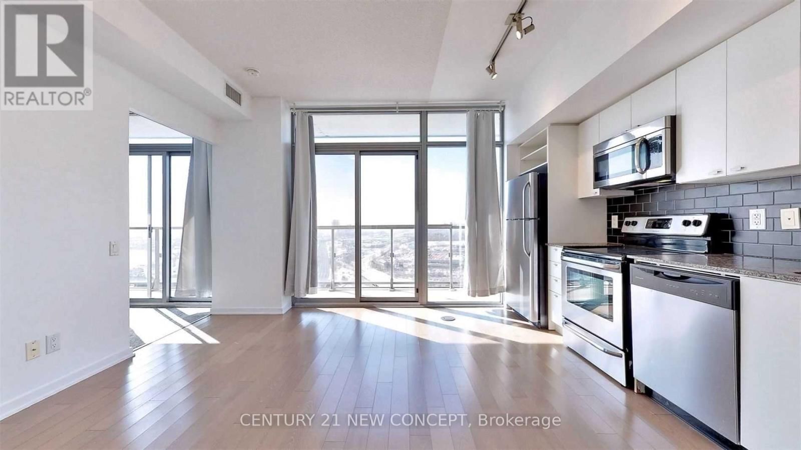 2505 - 105 THE QUEENSWAY AVENUE Image 2