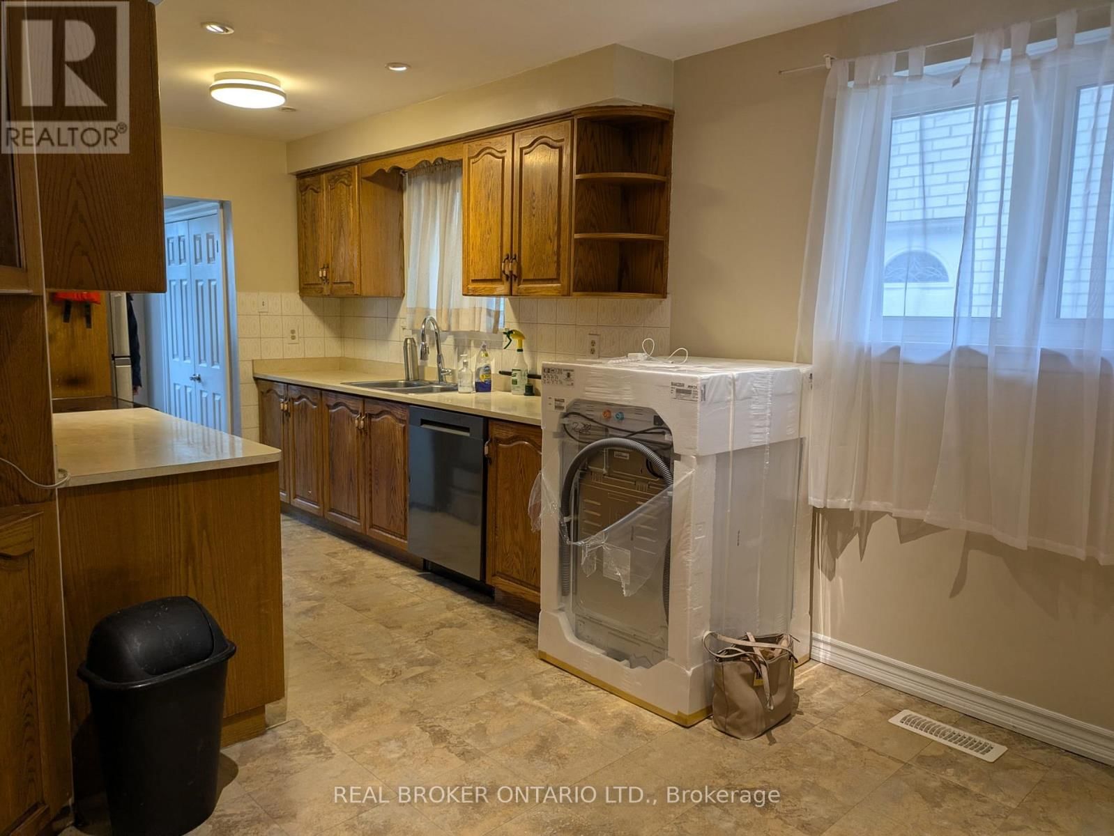 3364 CEDAR CREEK DRIVE Image 2