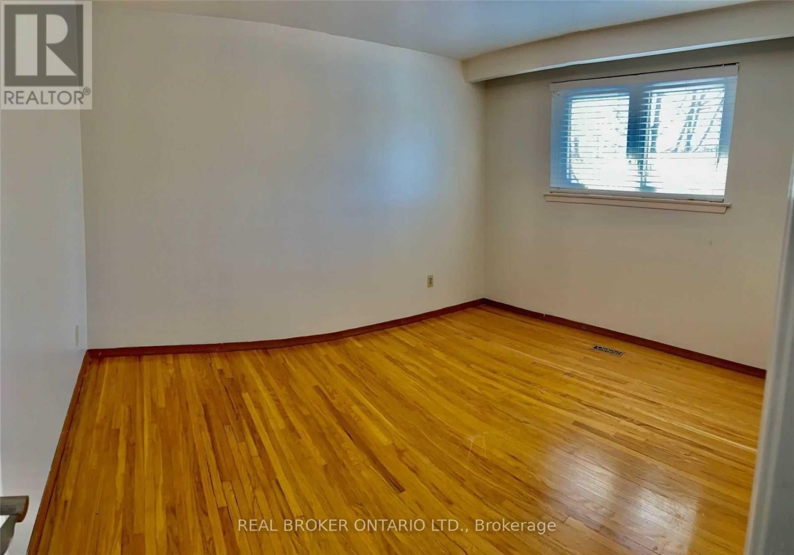 3364 CEDAR CREEK DRIVE Image 9