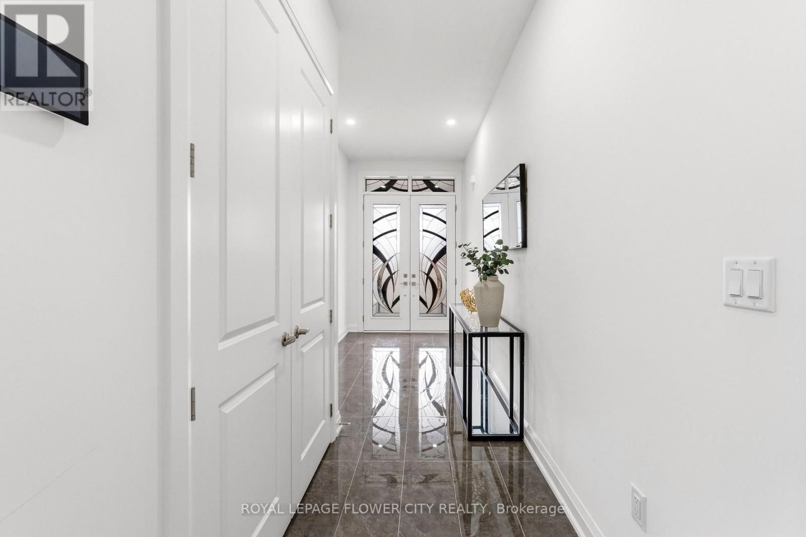 13 PEAREN HEIGHTS Image 11