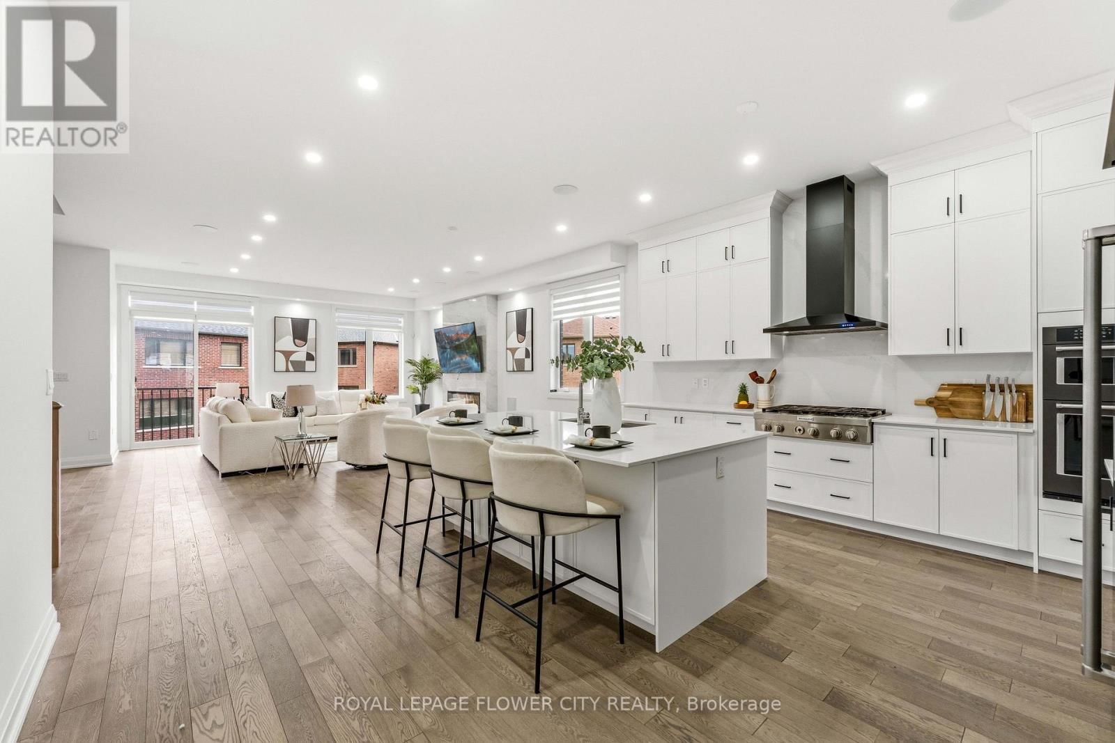 13 PEAREN HEIGHTS Image 21