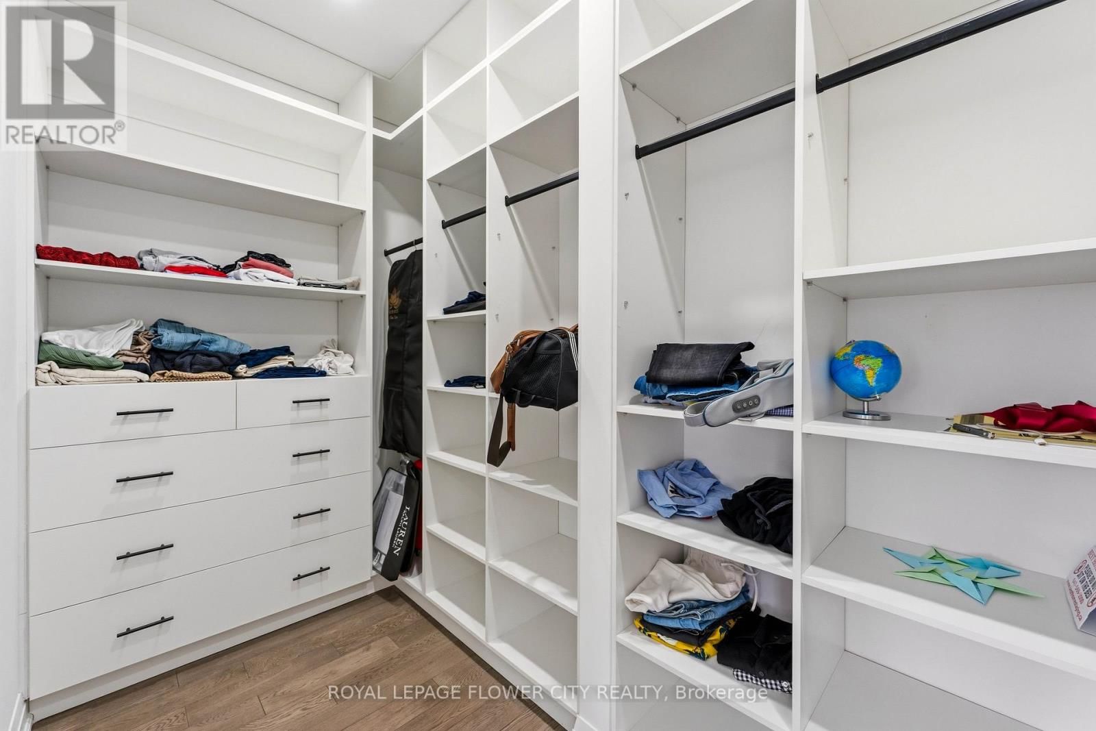 13 PEAREN HEIGHTS Image 31