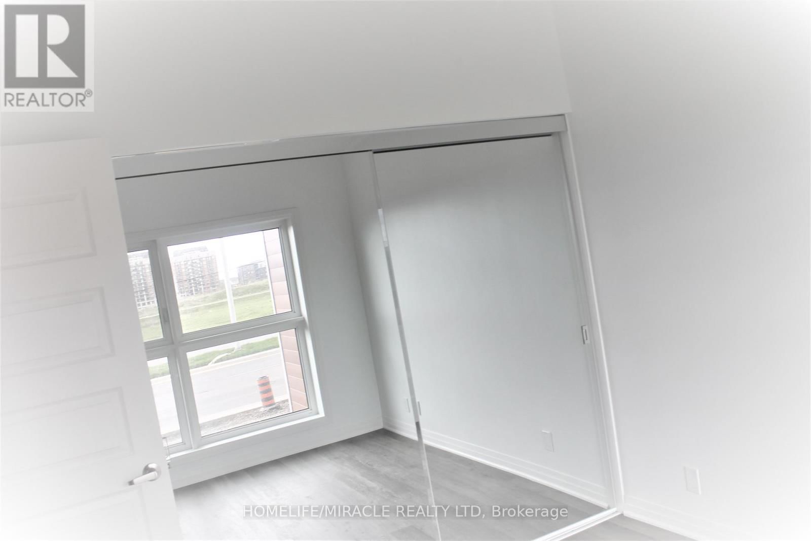 115 - 102 GROVEWOOD COMMON Image 13