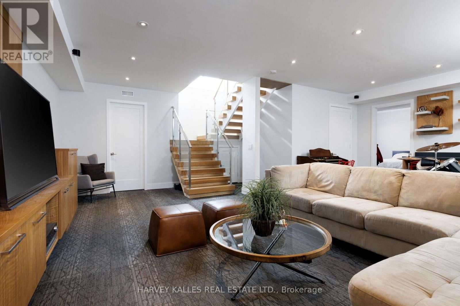 43 BALLACAINE DRIVE Image 44