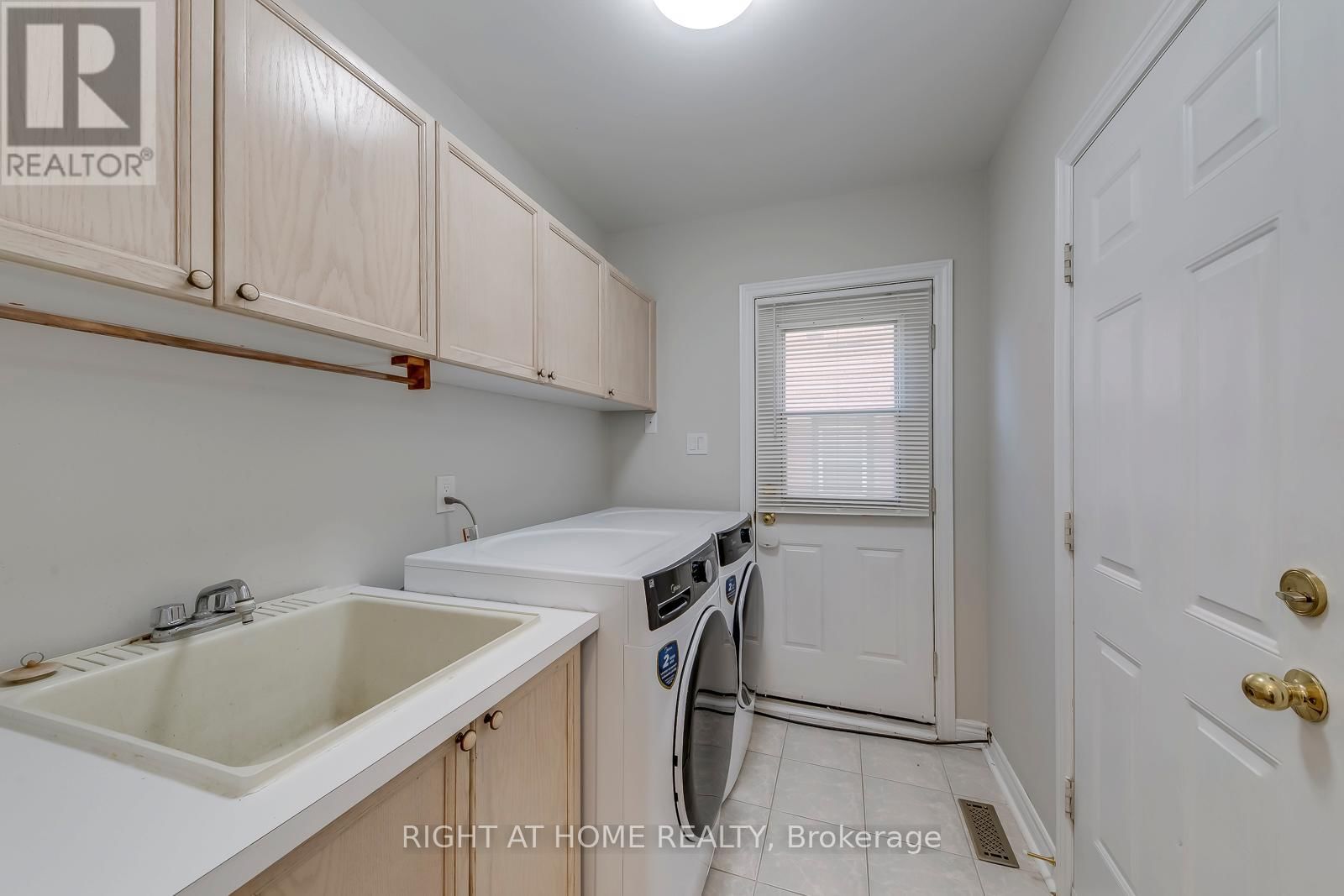 1403 BAYSHIRE DRIVE Image 22