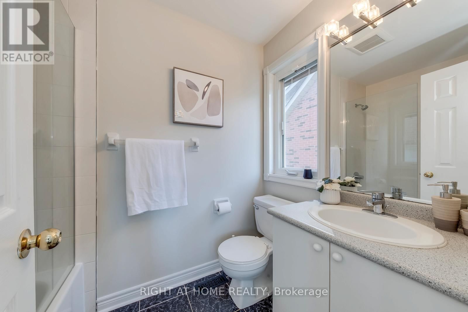 1403 BAYSHIRE DRIVE Image 36