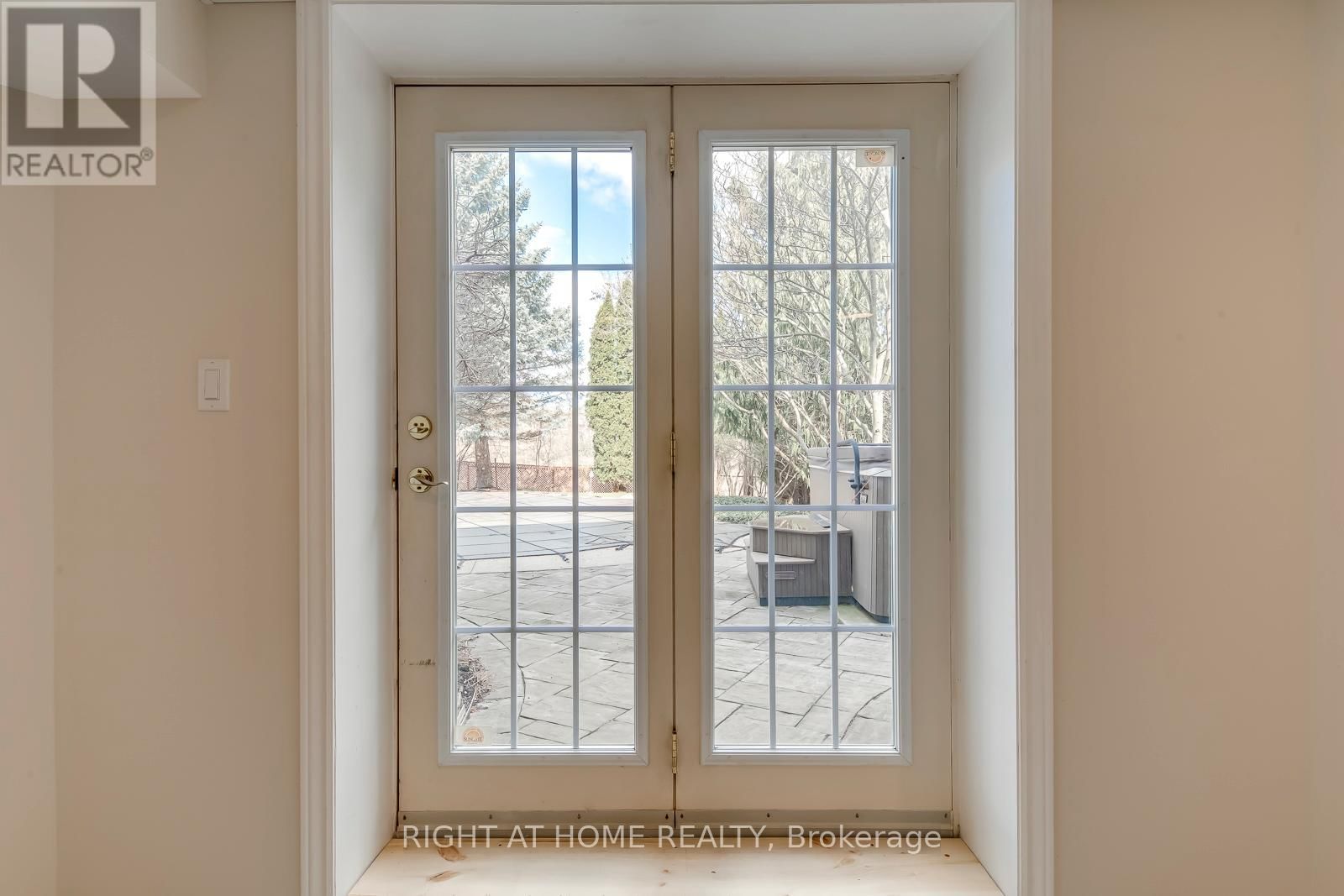 1403 BAYSHIRE DRIVE Image 44