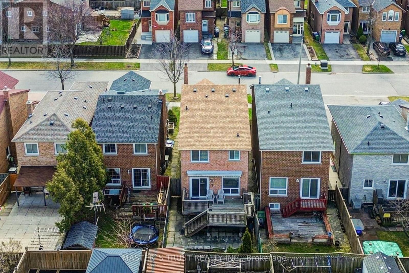 1017 LUCERNE CRESCENT Image 49