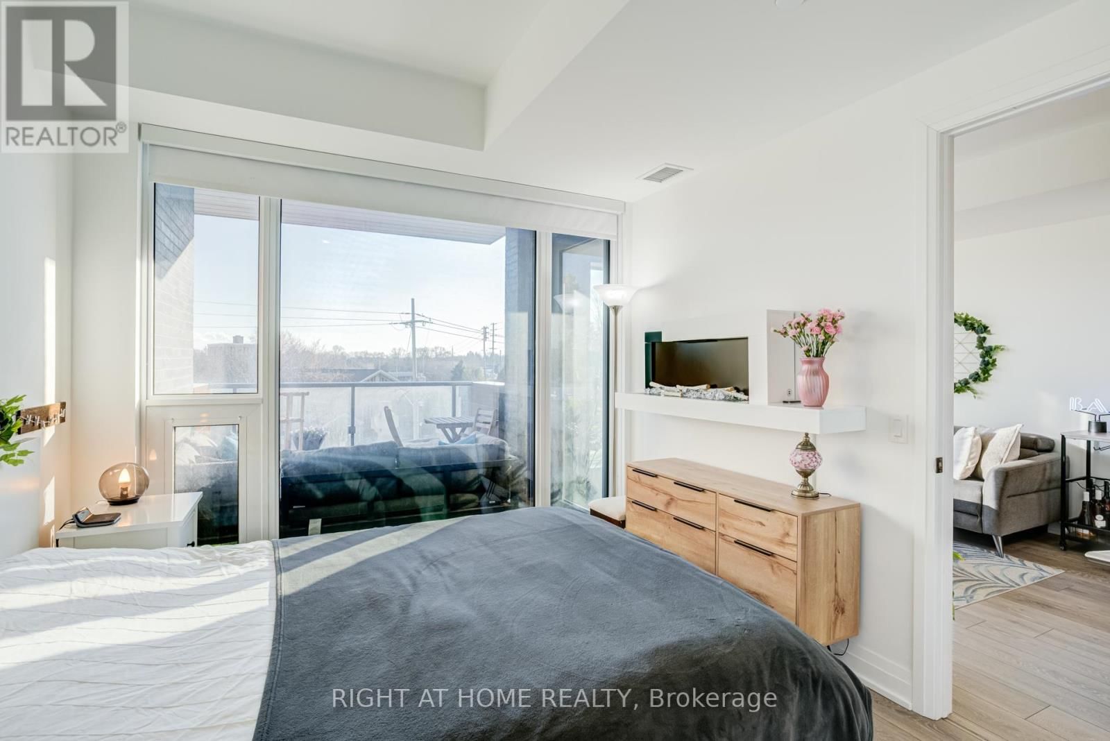 506 - 21 PARK STREET EAST Image 29