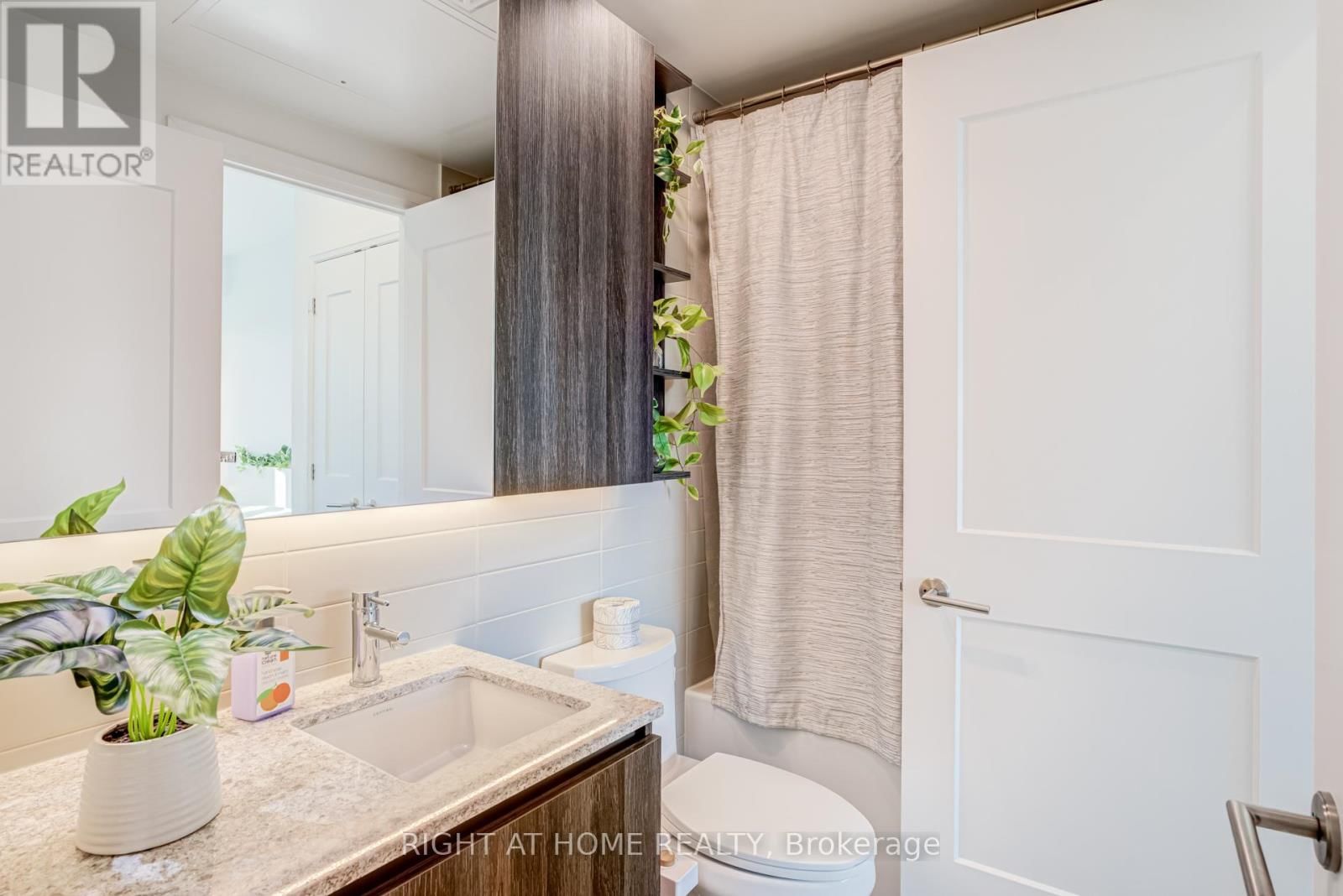 506 - 21 PARK STREET EAST Image 34