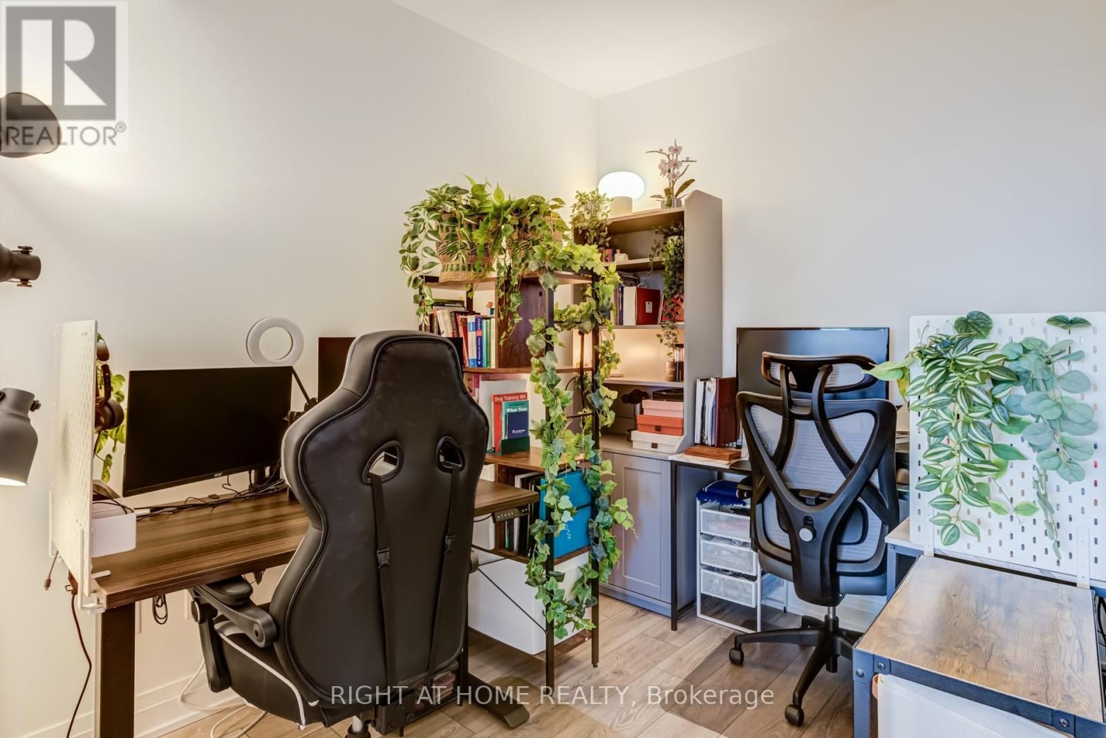 506 - 21 PARK STREET EAST Image 37