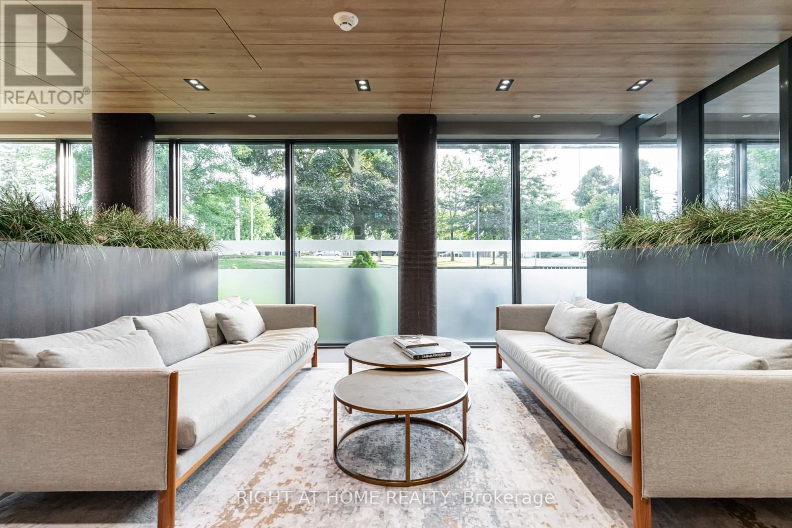 506 - 21 PARK STREET EAST Image 4