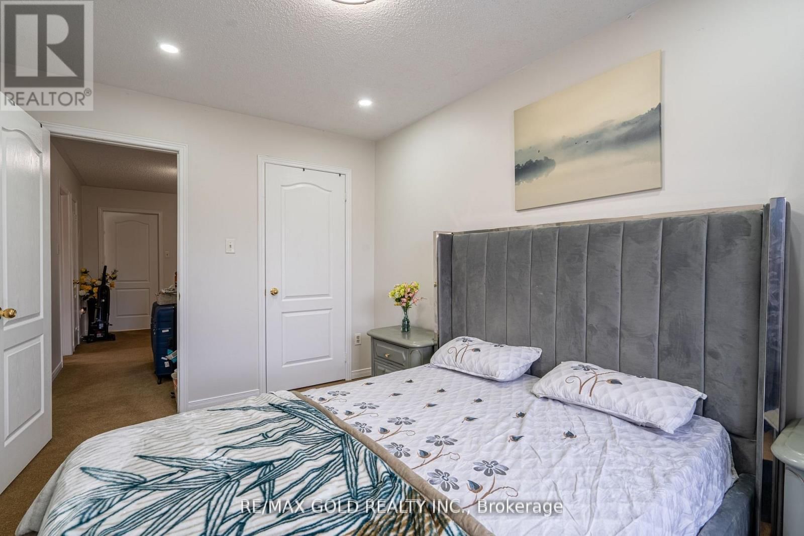 94 BIGHORN CRESCENT Image 17