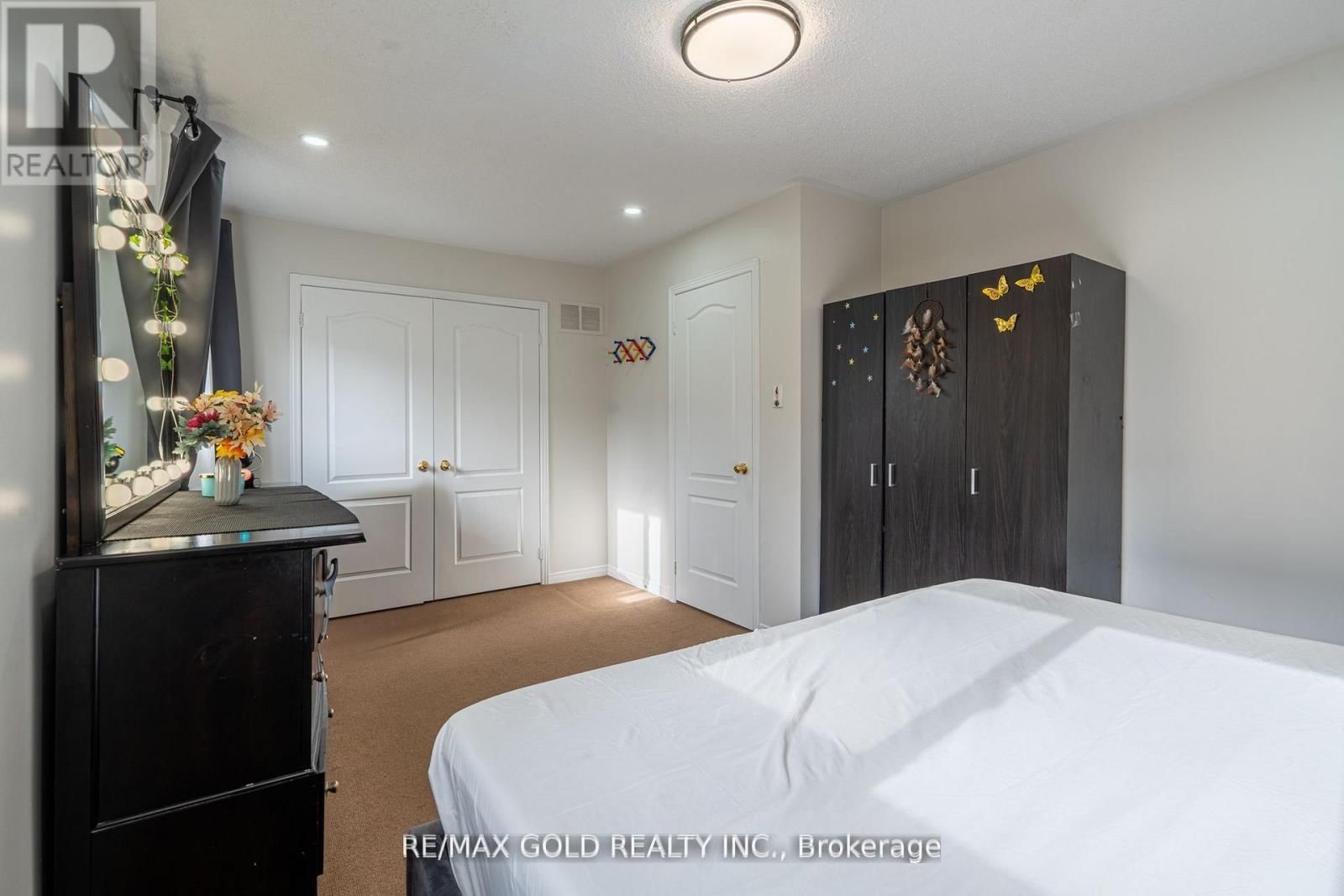 94 BIGHORN CRESCENT Image 21