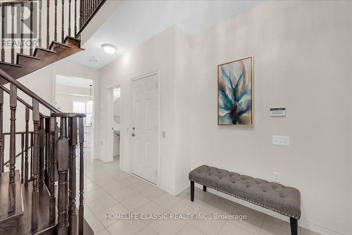 82 BLACKBERRY VALLEY CRESCENT Image 3