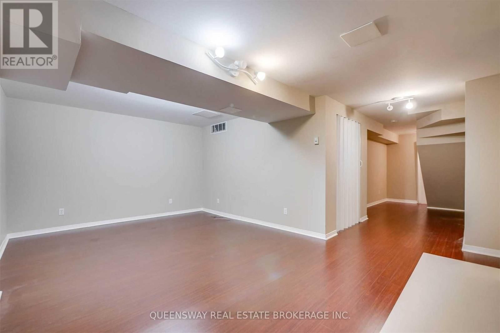 20 HESKETH COURT Image 23