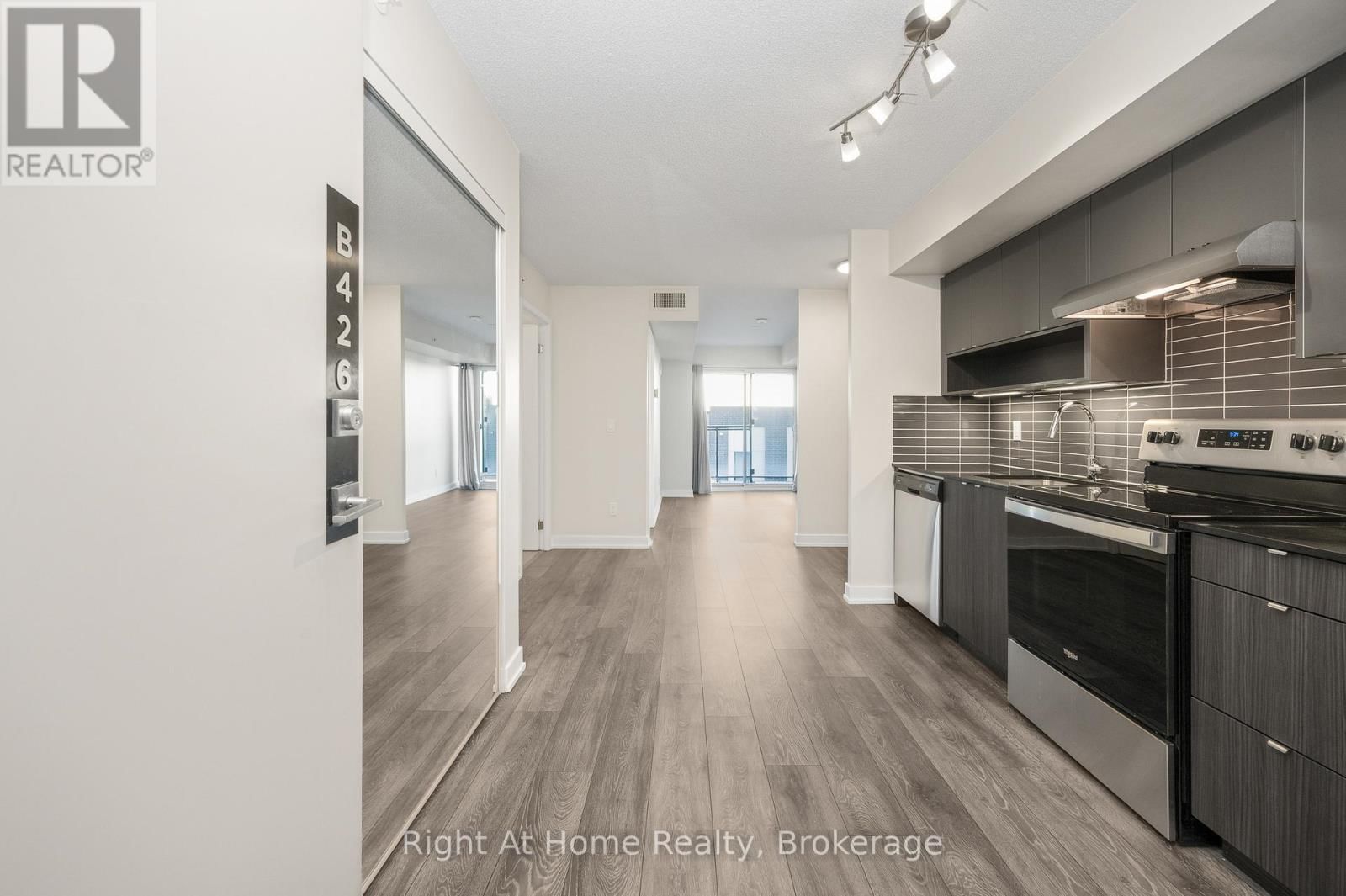 B426 - 1119 COOKE BOULEVARD Image 11