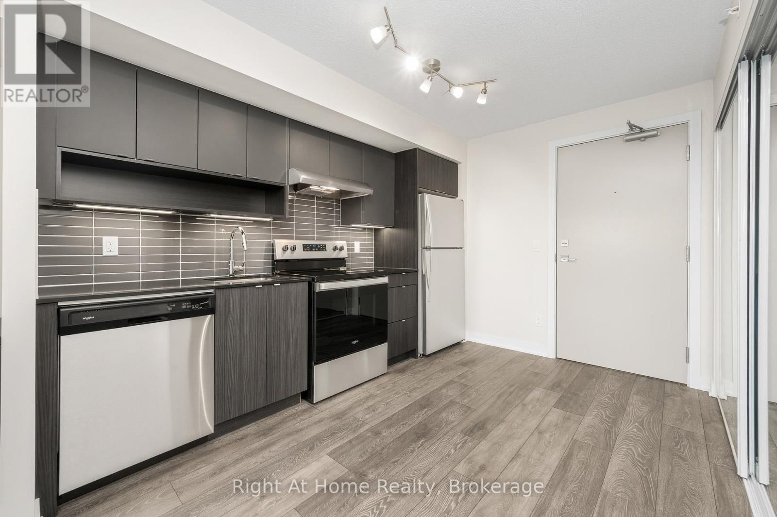 B426 - 1119 COOKE BOULEVARD Image 12