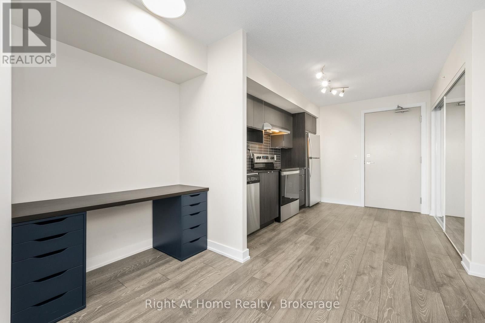 B426 - 1119 COOKE BOULEVARD Image 15