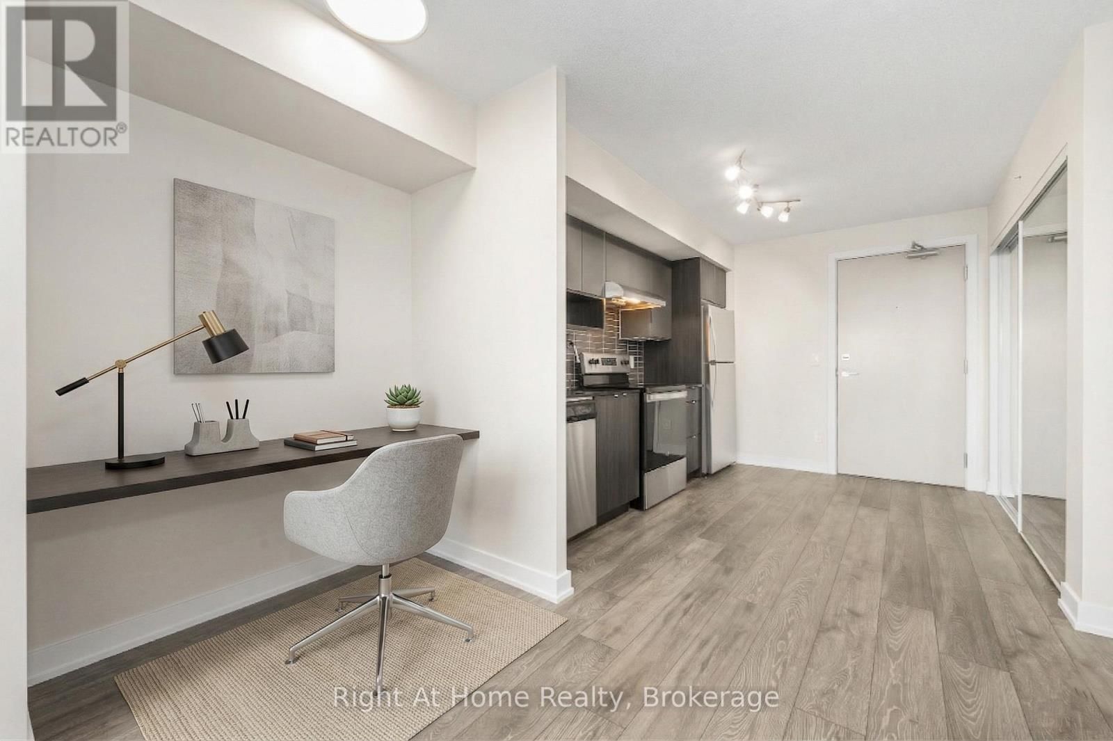 B426 - 1119 COOKE BOULEVARD Image 16