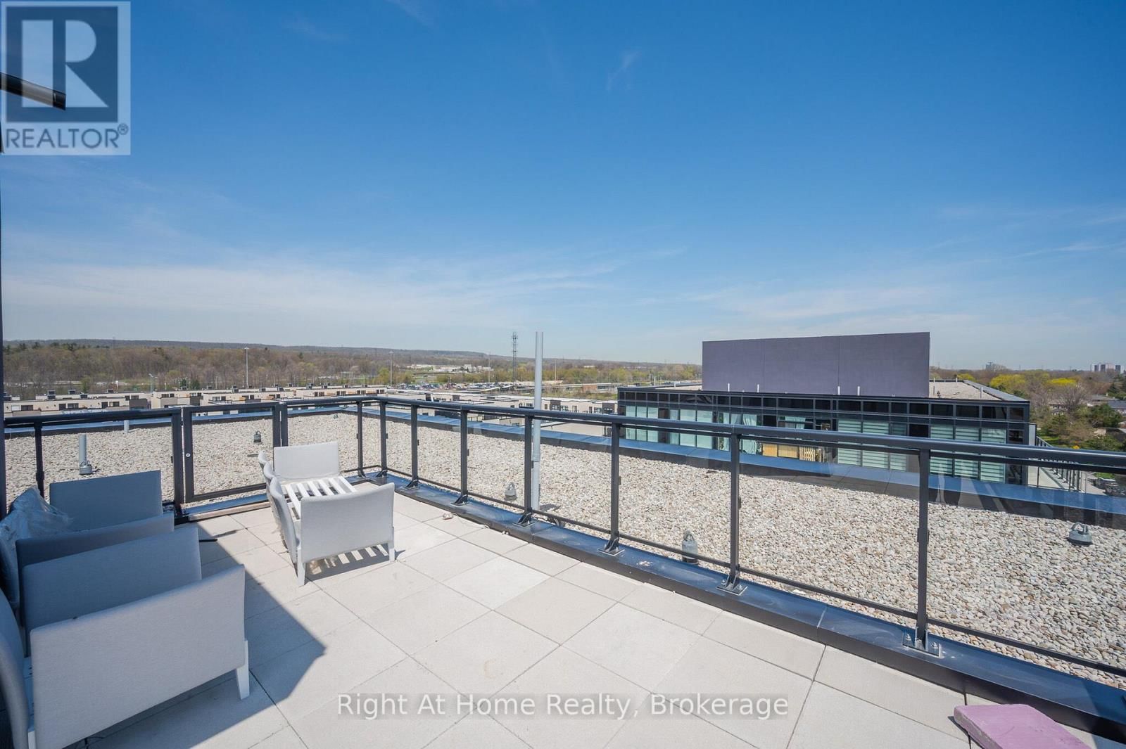 B426 - 1119 COOKE BOULEVARD Image 33