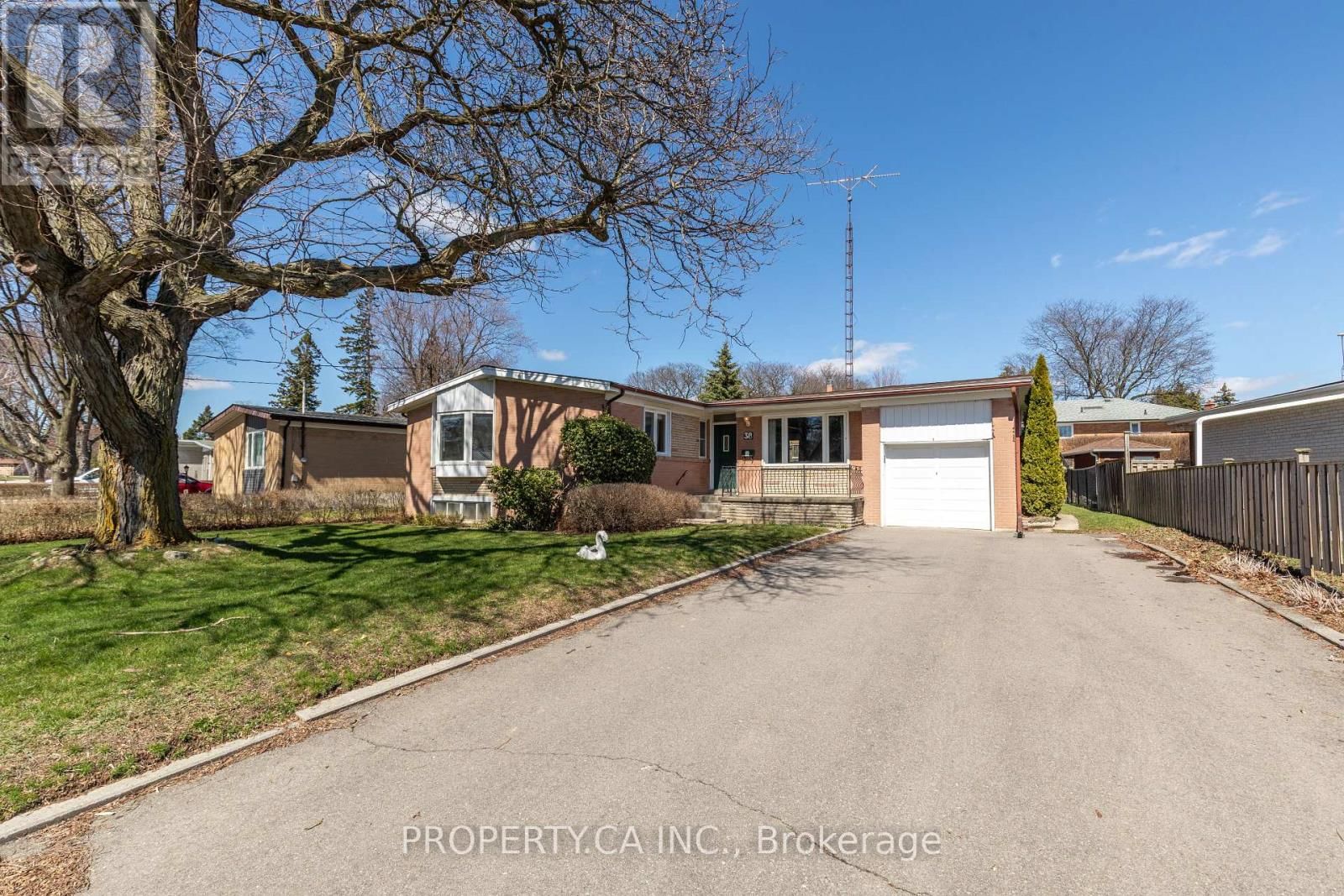 38 FLORIDA CRESCENT Image 1