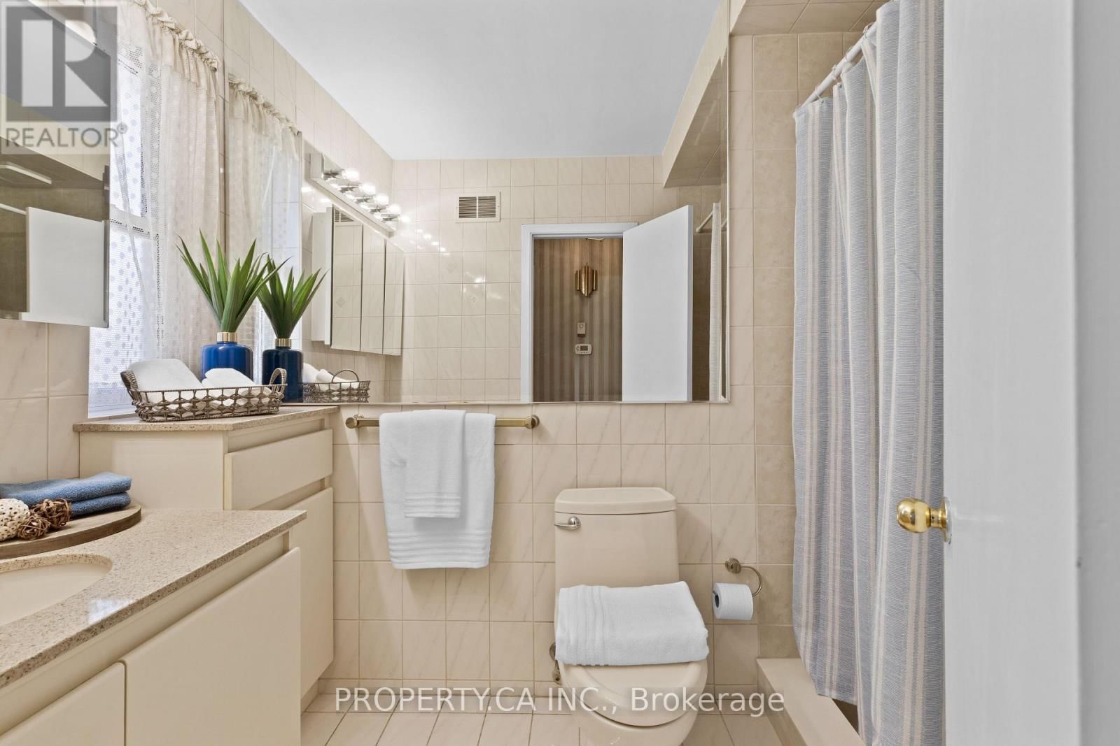 38 FLORIDA CRESCENT Image 20