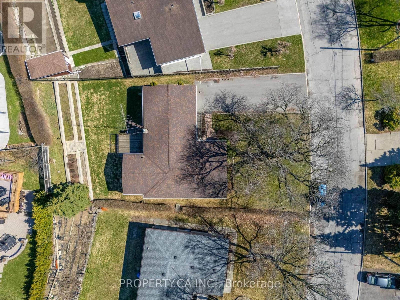 38 FLORIDA CRESCENT Image 27