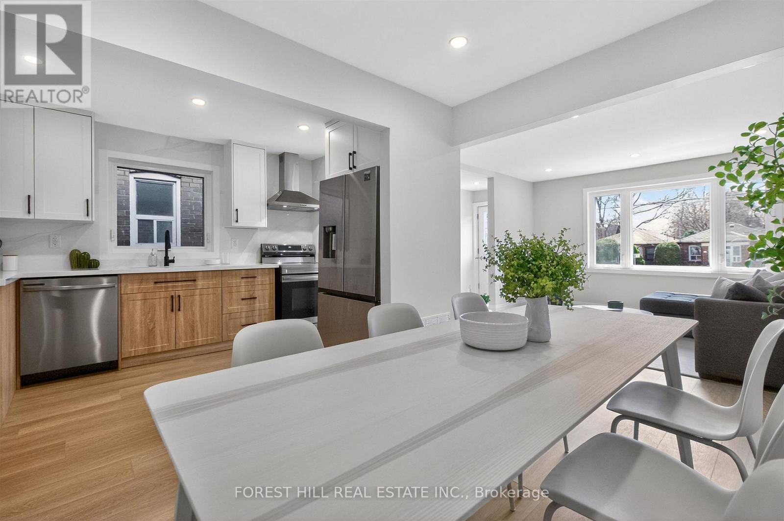 17 ALEXANDER STREET Image 12