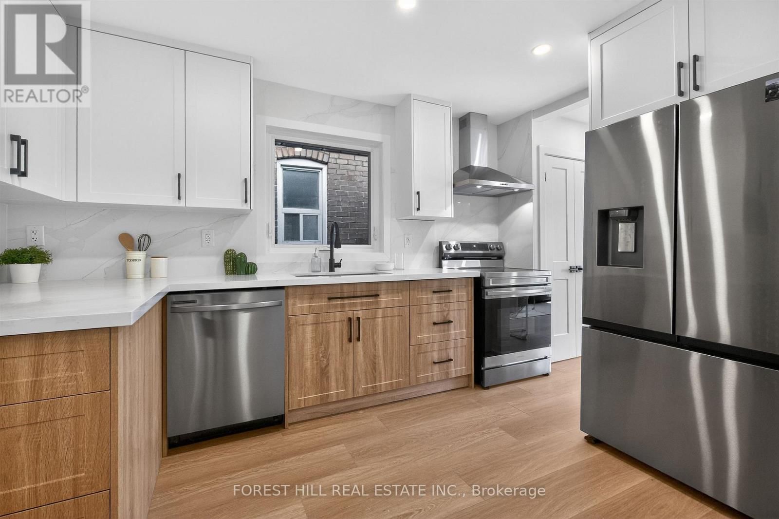 17 ALEXANDER STREET Image 16