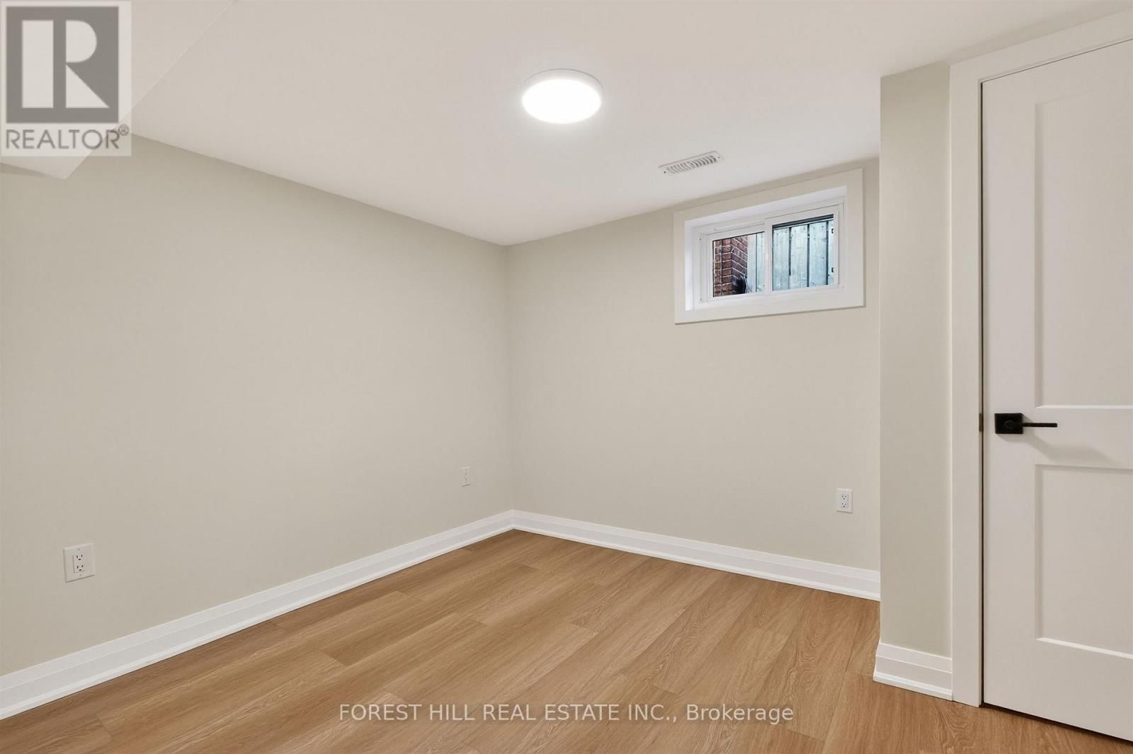 17 ALEXANDER STREET Image 25