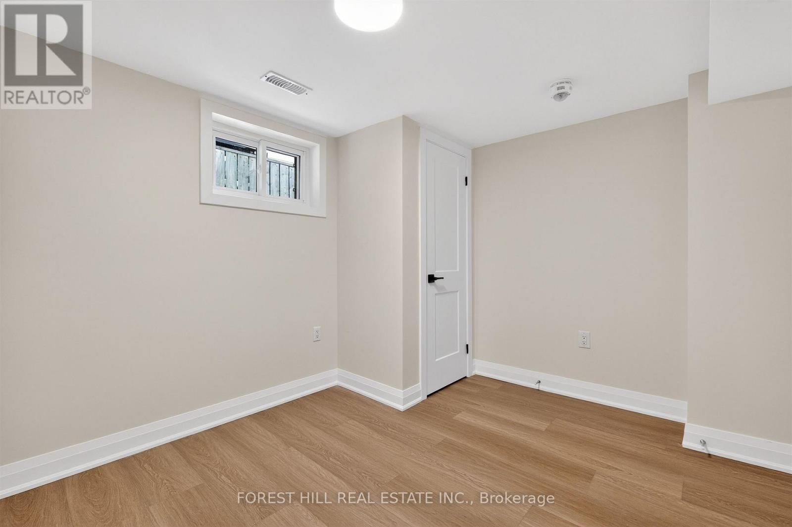 17 ALEXANDER STREET Image 26