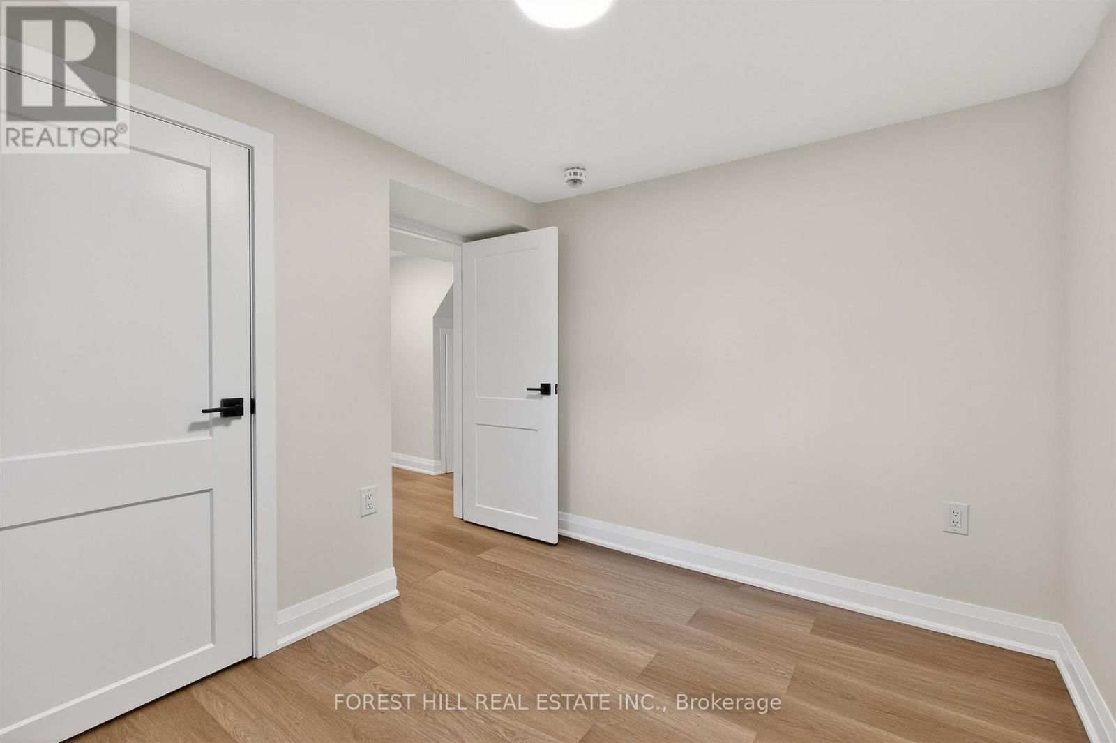 17 ALEXANDER STREET Image 29