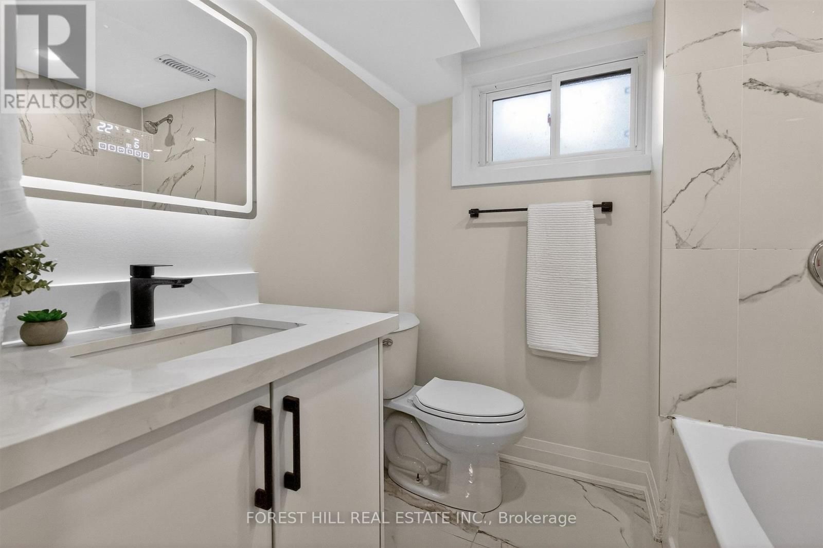 17 ALEXANDER STREET Image 30