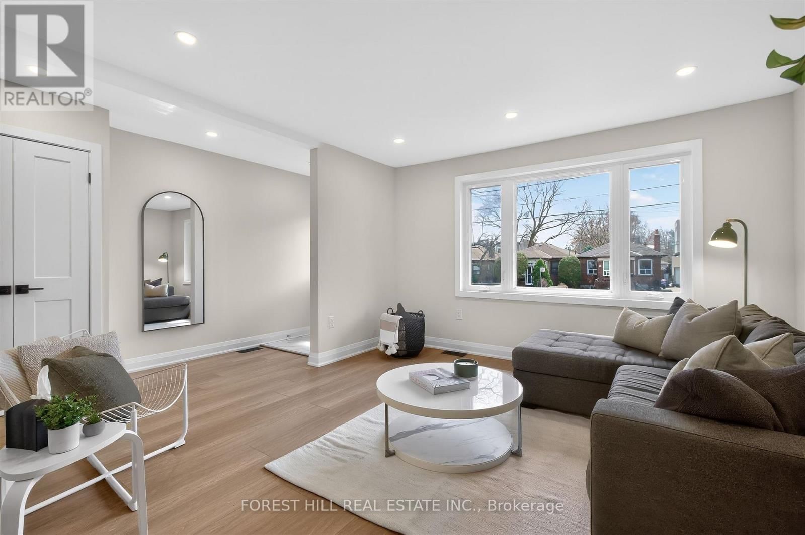 17 ALEXANDER STREET Image 6