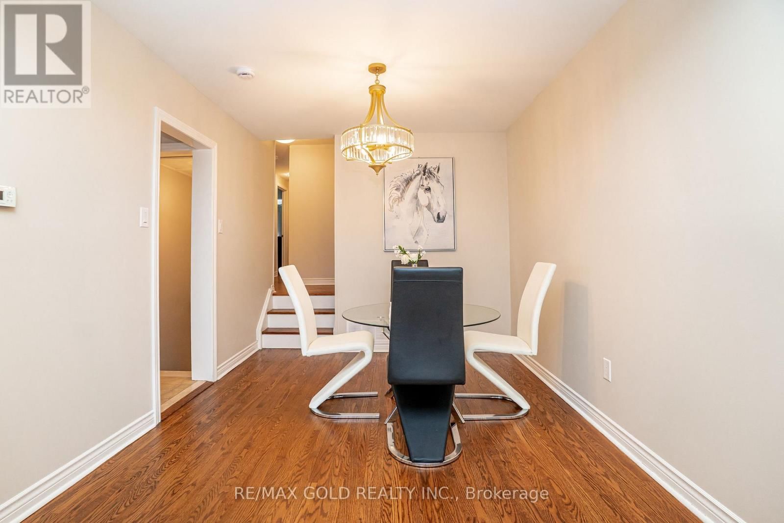 27 DAVENPORT CRESCENT Image 12