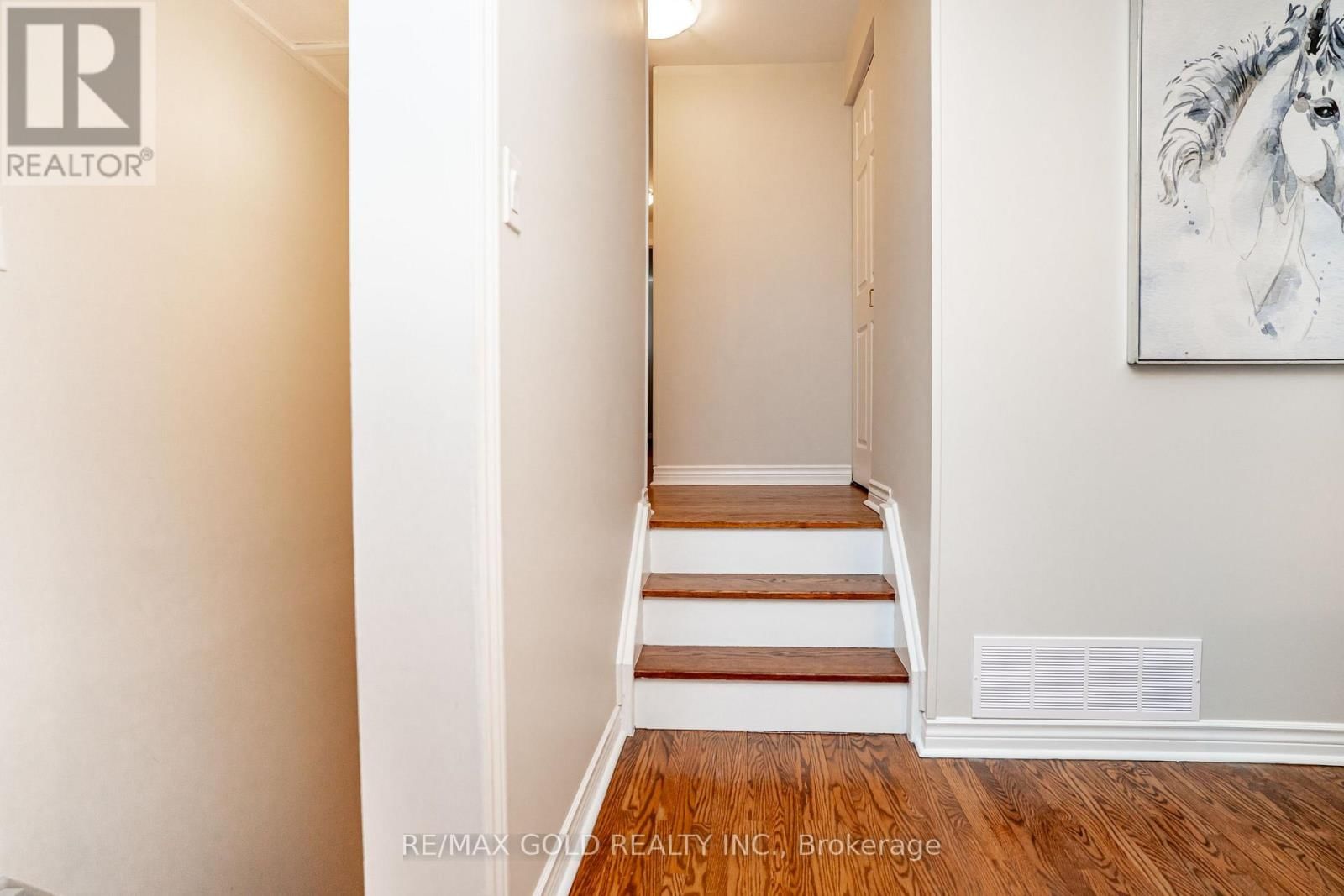 27 DAVENPORT CRESCENT Image 17