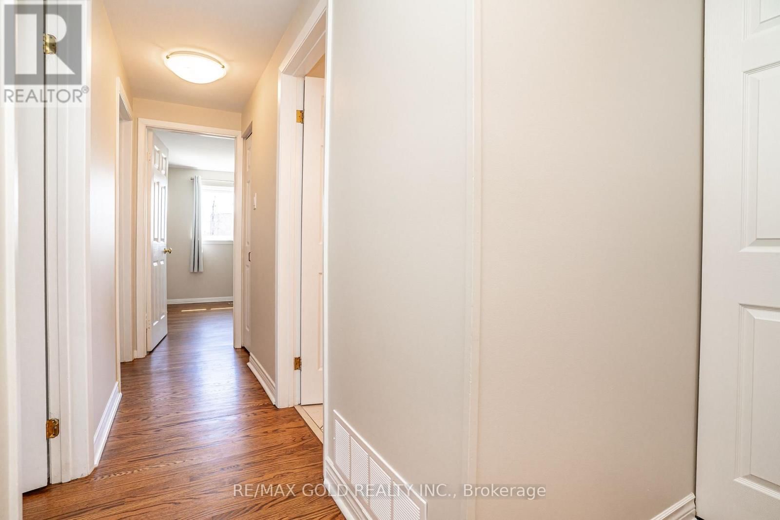 27 DAVENPORT CRESCENT Image 18