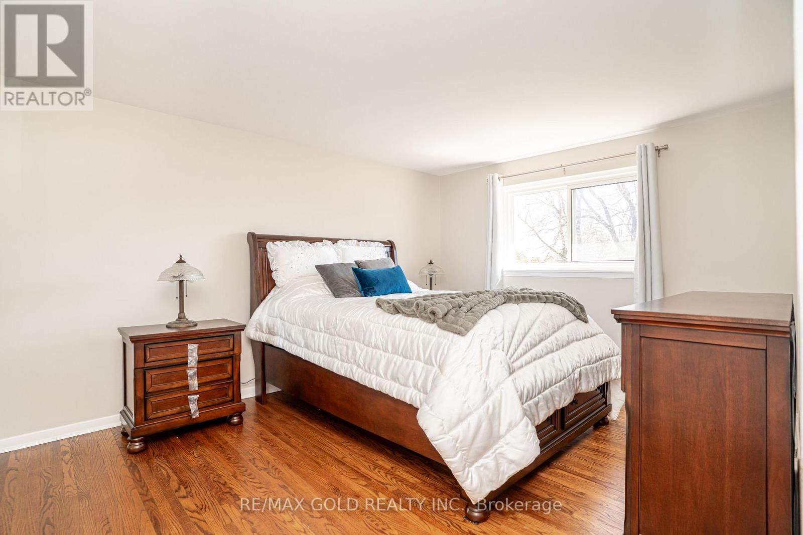 27 DAVENPORT CRESCENT Image 19