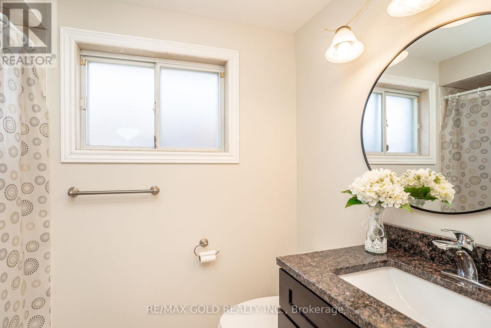 27 DAVENPORT CRESCENT Image 24