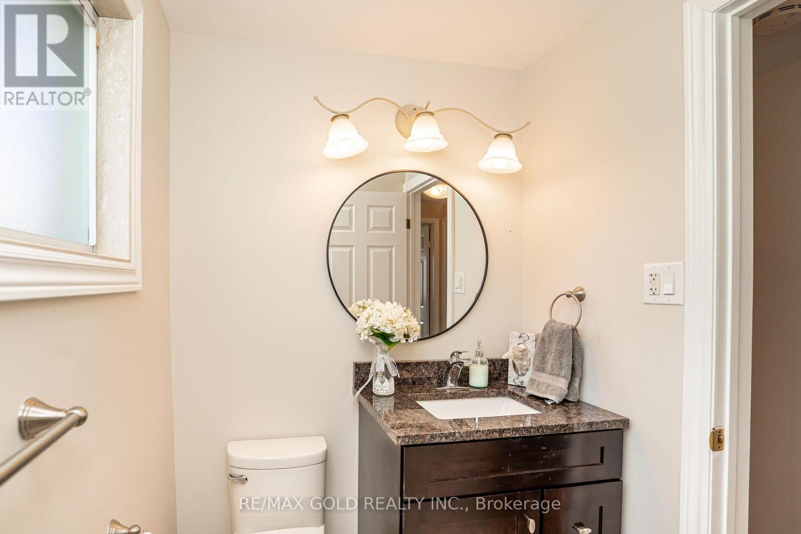 27 DAVENPORT CRESCENT Image 25