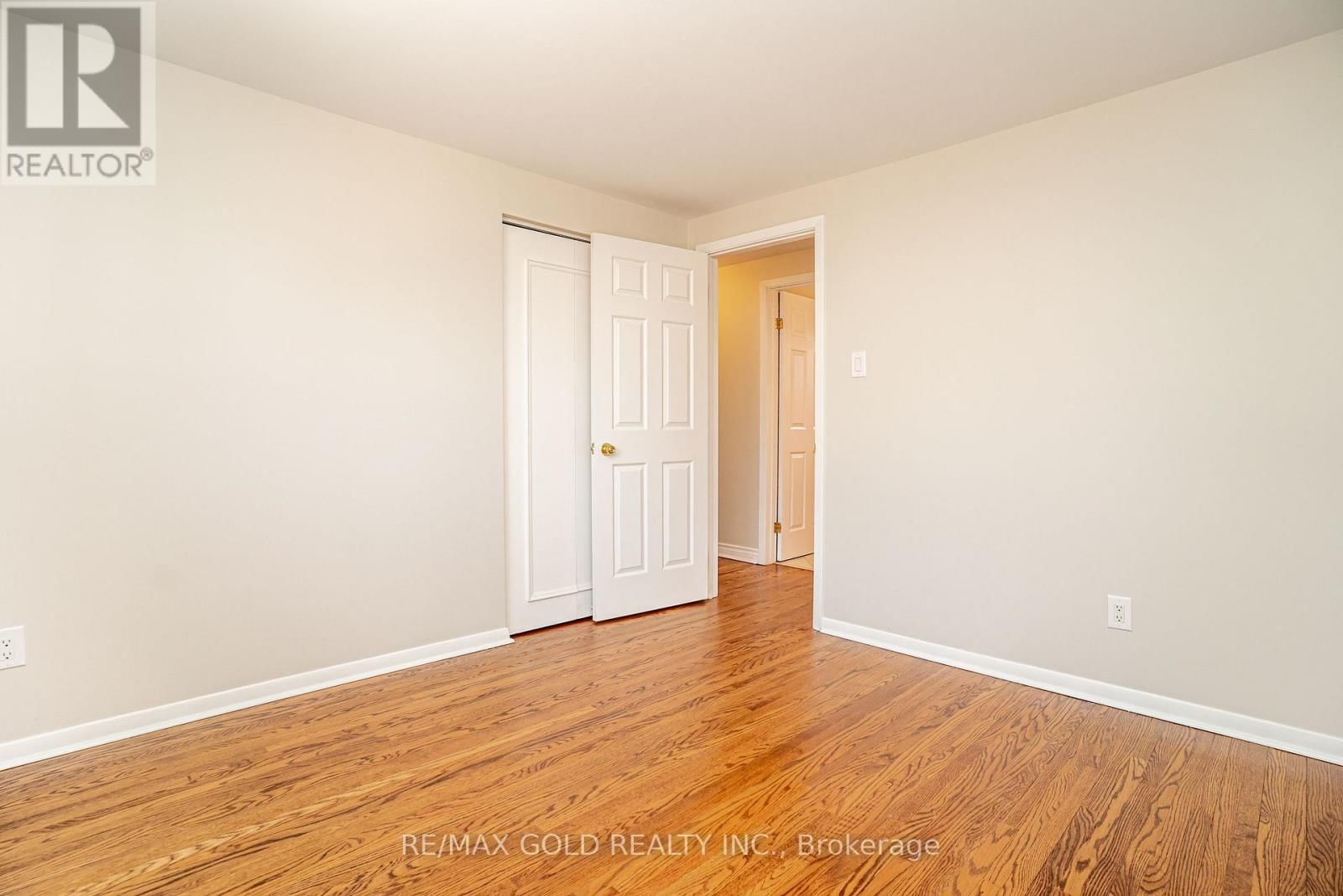 27 DAVENPORT CRESCENT Image 27